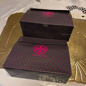 Tory Burch empty gift bag .(2)